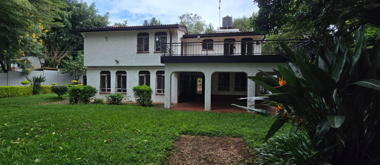 Half Acre 4BR Garden Home