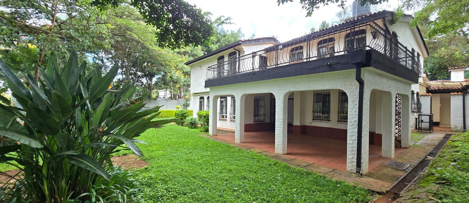 Half Acre 4BR Garden Home