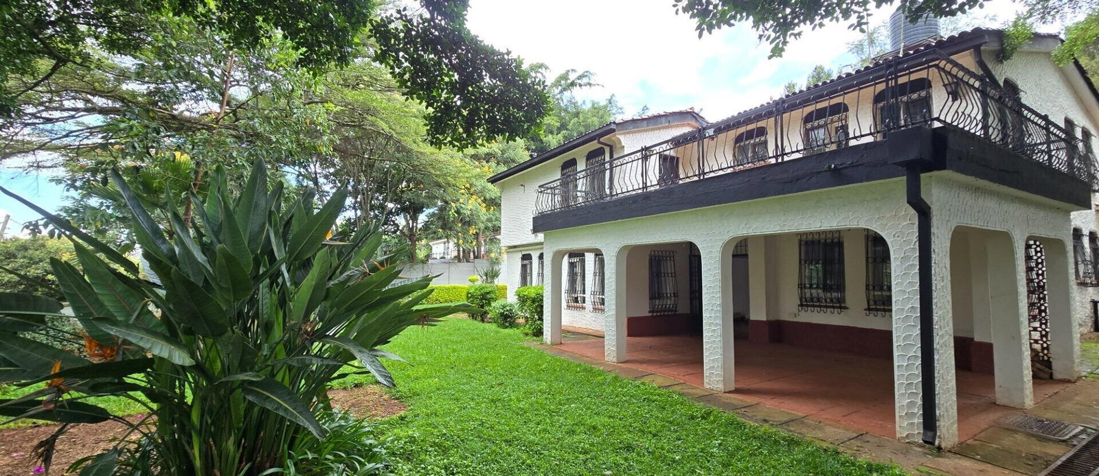Half Acre 4BR Garden Home