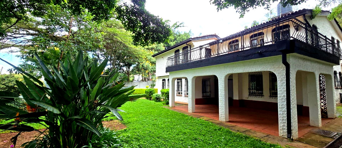 Half Acre 4BR Garden Home
