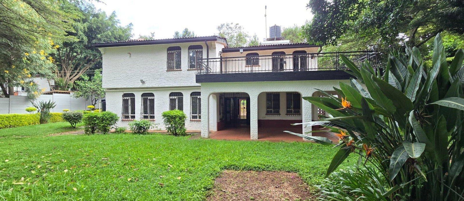 Half Acre 4BR Garden Home