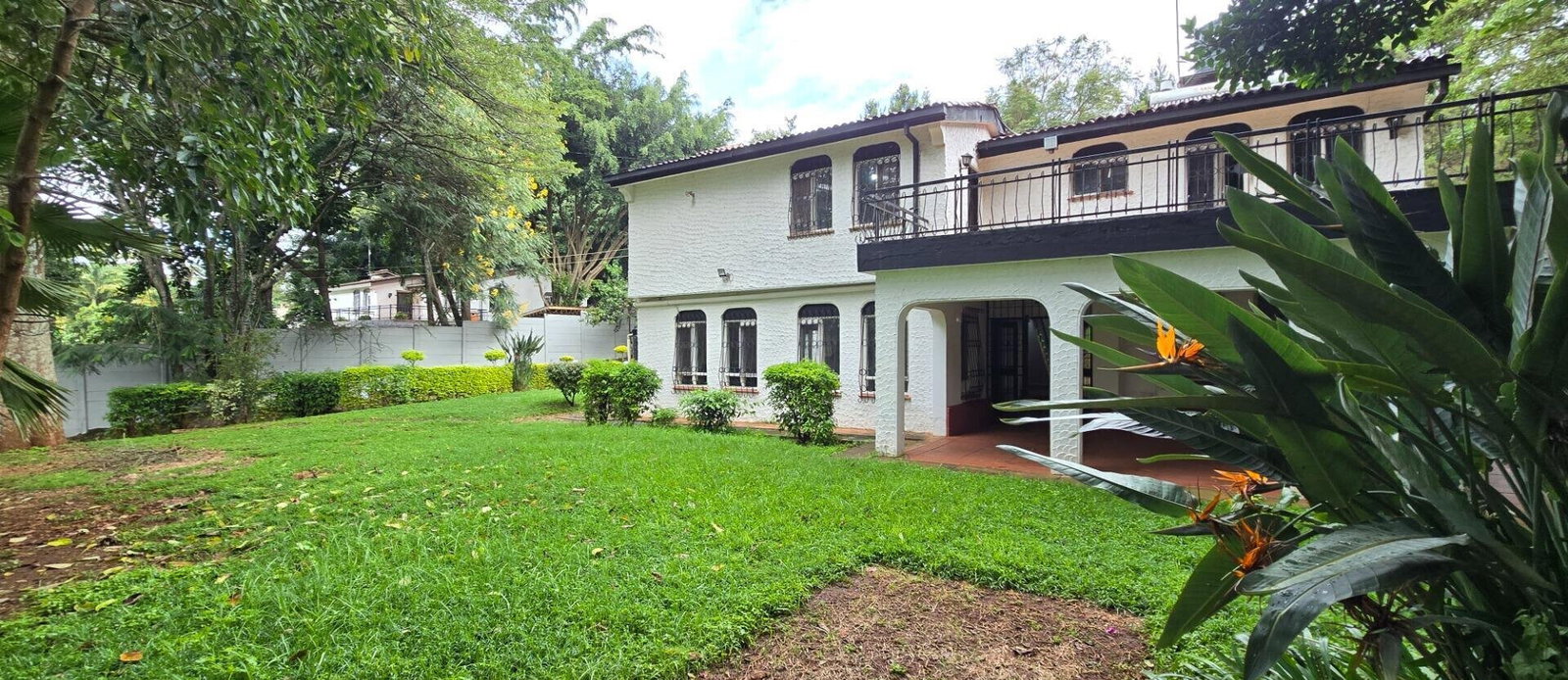 Half Acre 4BR Garden Home