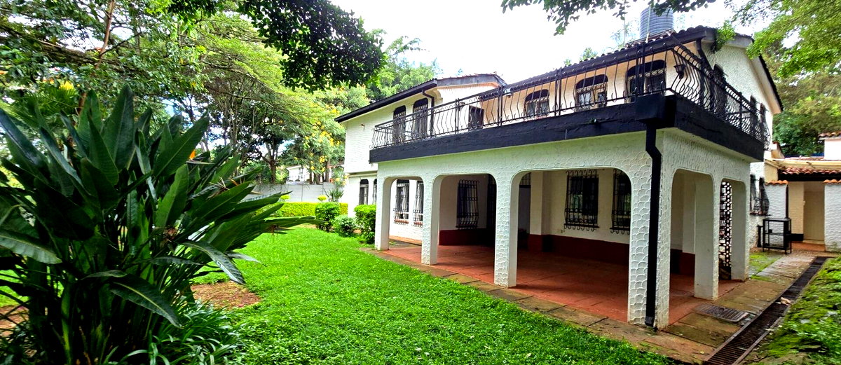 Half Acre 4BR Garden Home