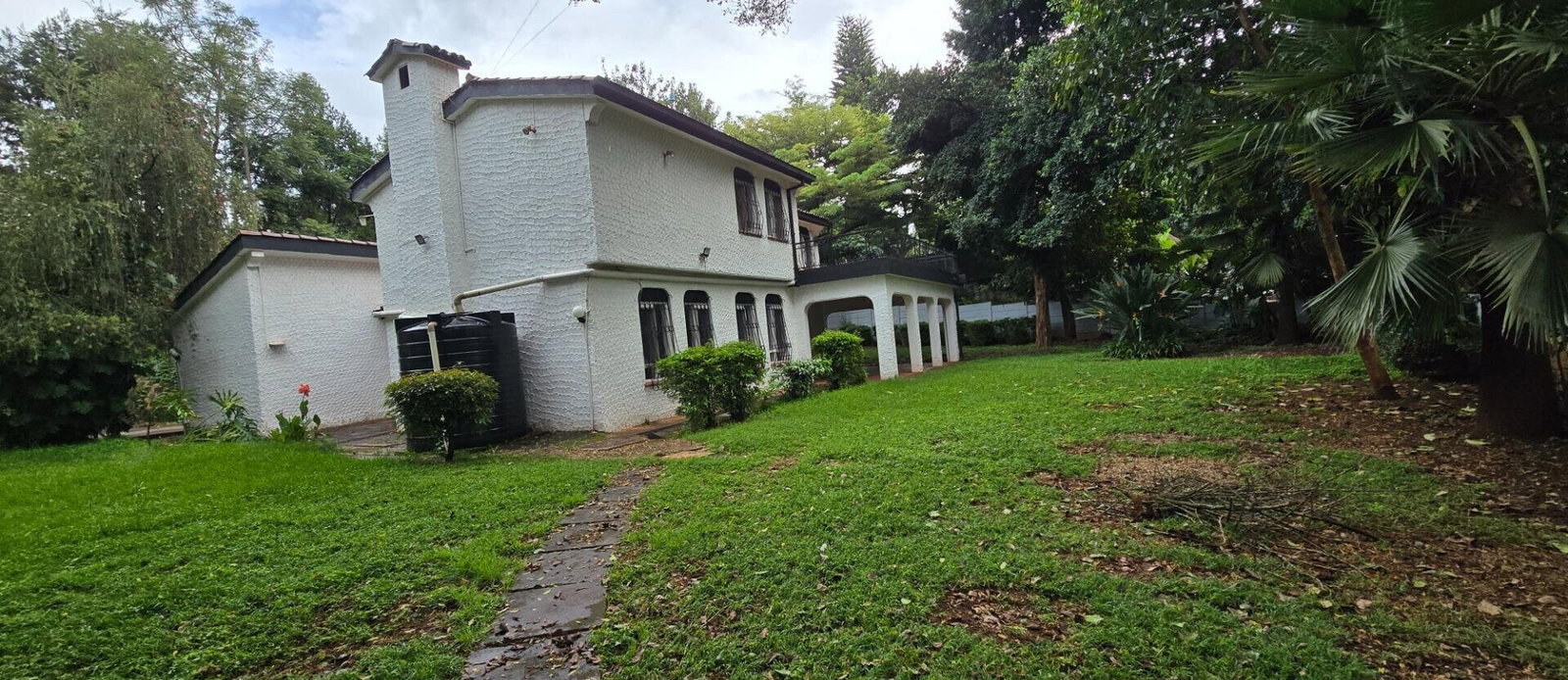 Half Acre 4BR Garden Home