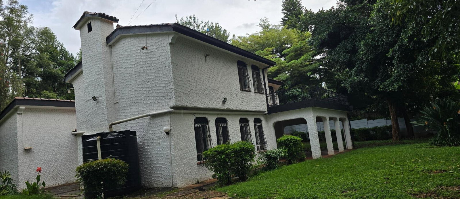 Half Acre 4BR Garden Home