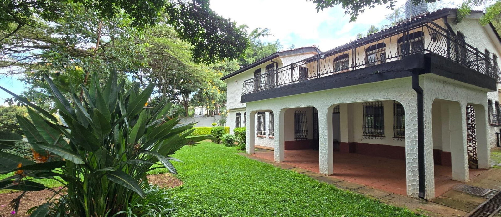 Half Acre 4BR Garden Home