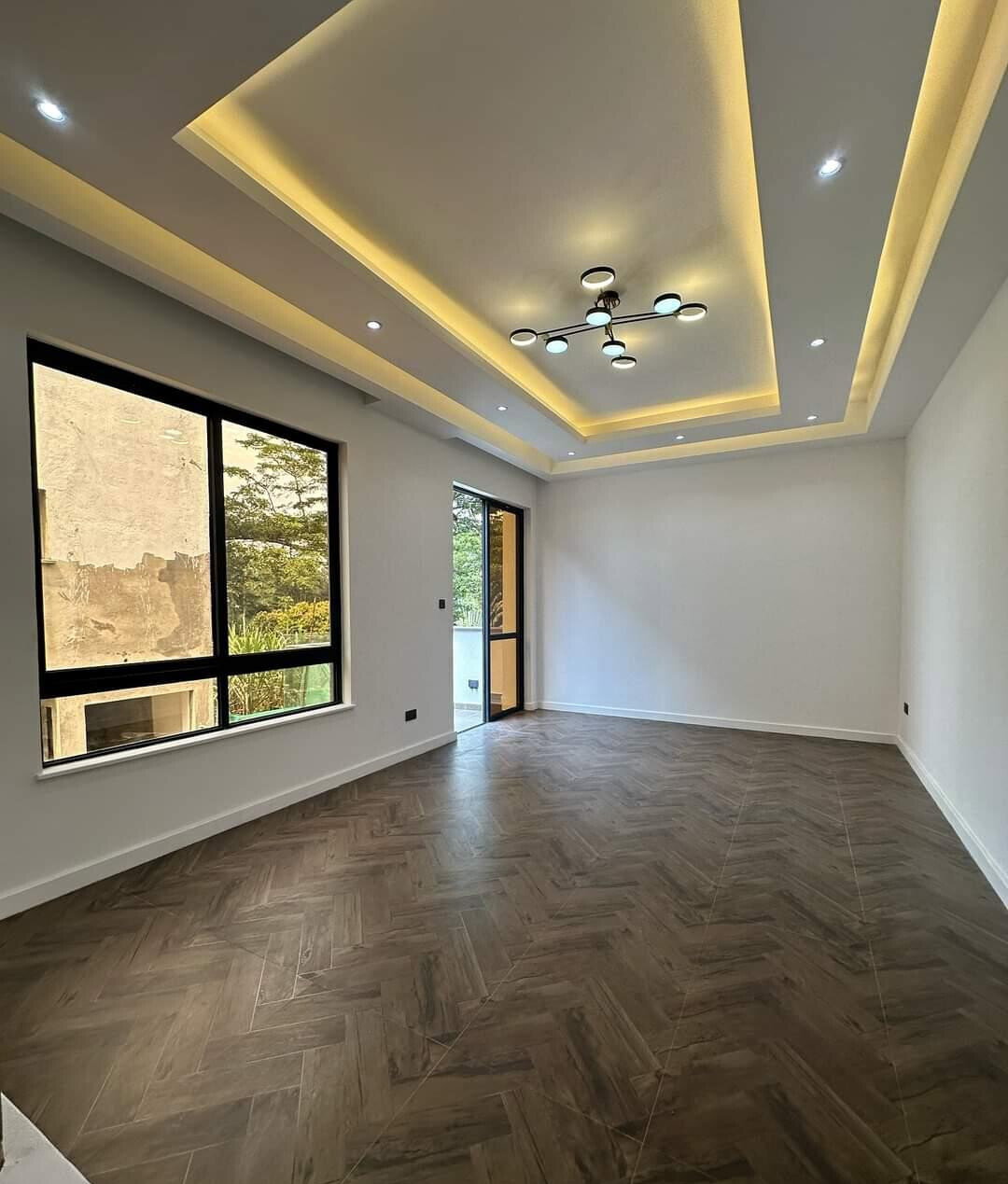 4-Ensuite Townhouse with Rooftop Terrace & DSQ - Lavington