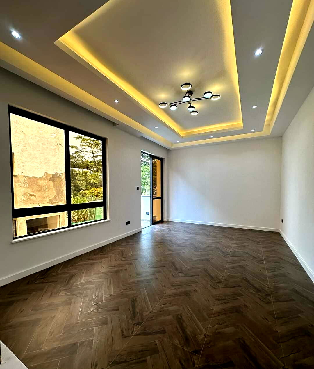 4-Ensuite Townhouse with Rooftop Terrace & DSQ - Lavington