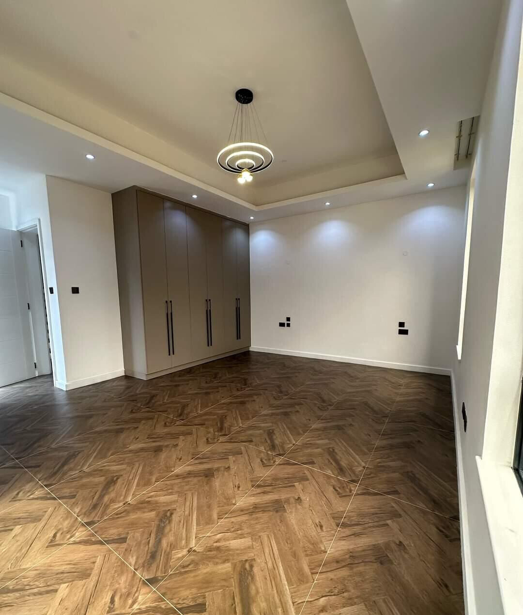 4-Ensuite Townhouse with Rooftop Terrace & DSQ - Lavington