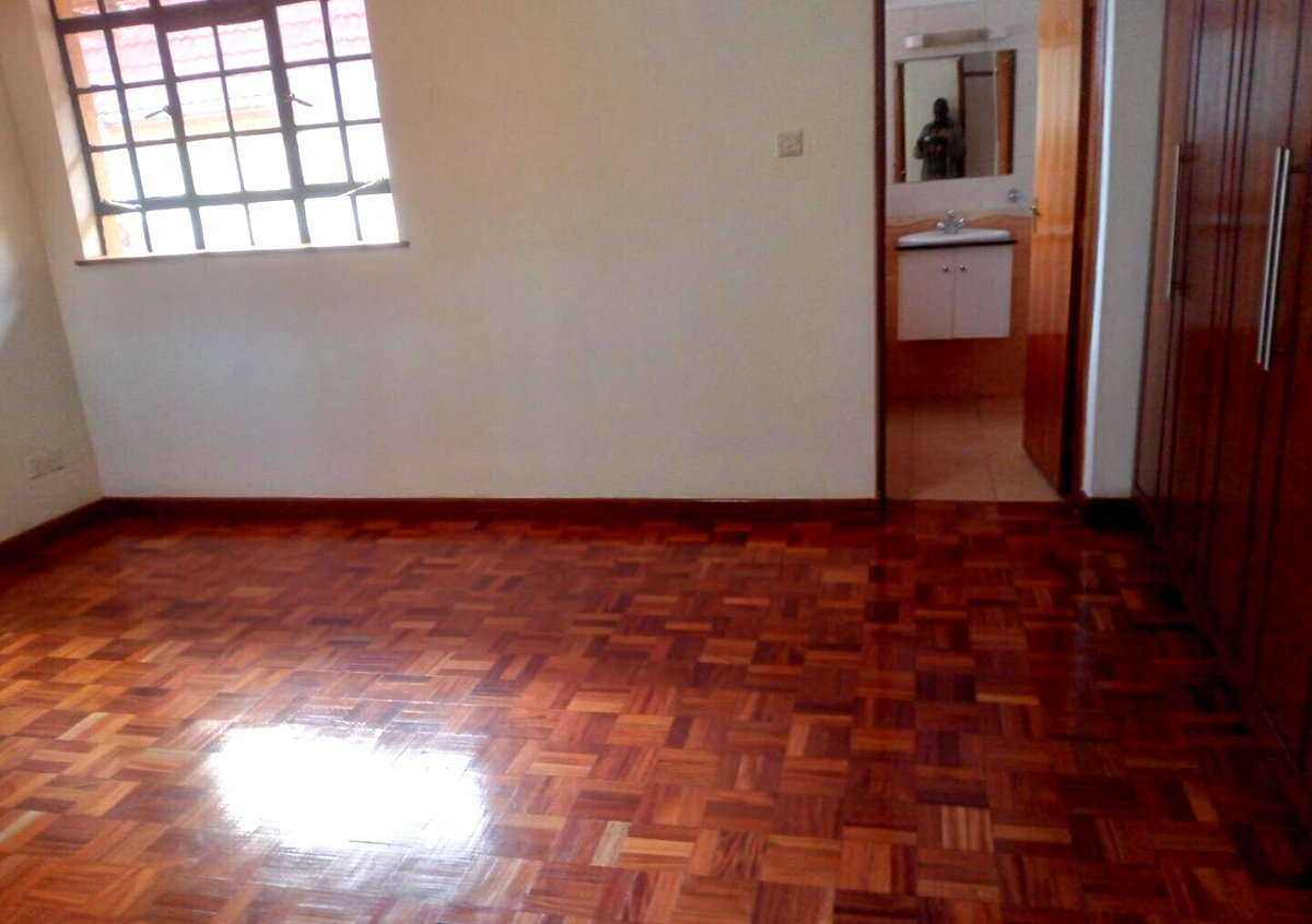 5-Ensuite Townhouse with Private Pool & DSQ - Lavington