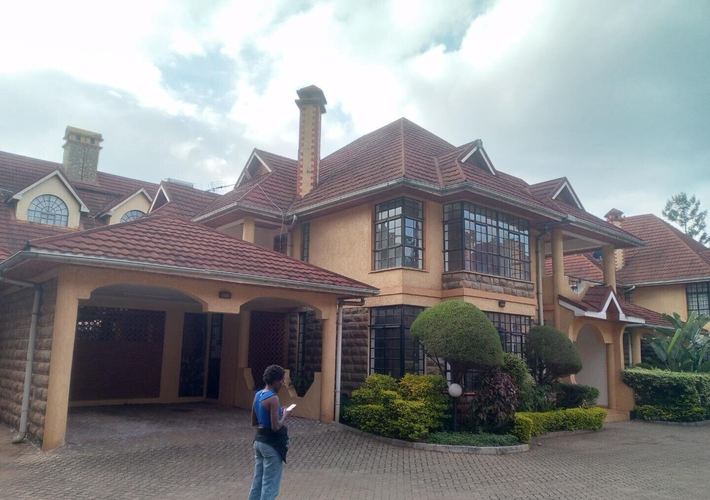 5-Ensuite Townhouse with Private Pool & DSQ - Lavington
