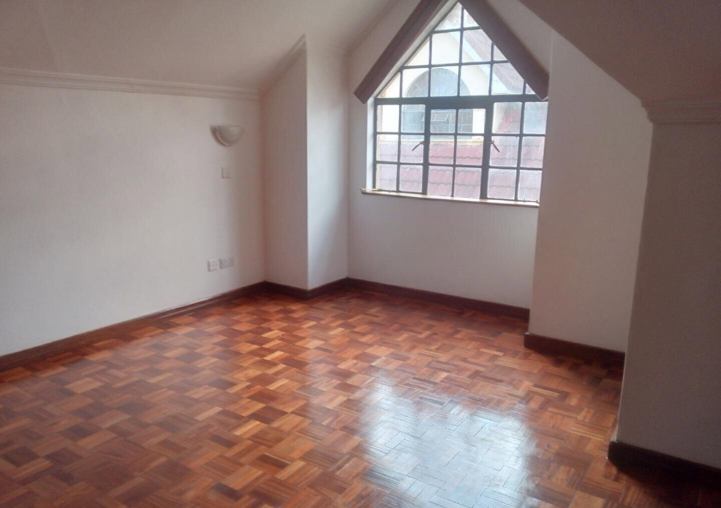 5-Ensuite Townhouse with Private Pool & DSQ - Lavington