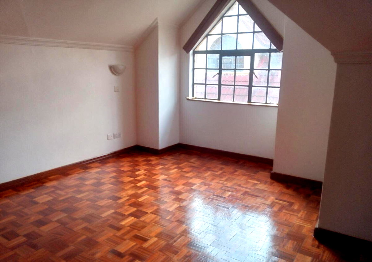 5-Ensuite Townhouse with Private Pool & DSQ - Lavington