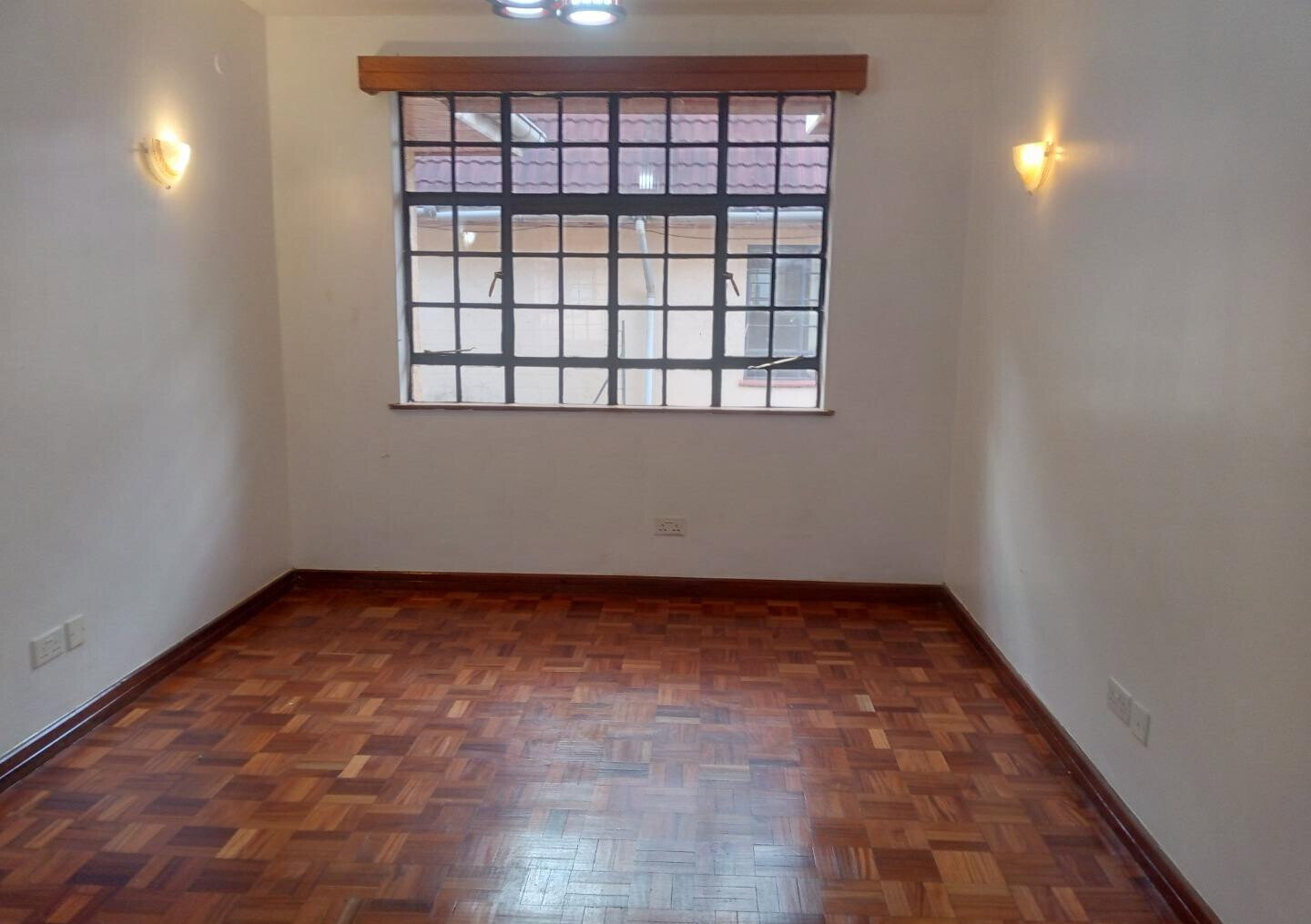 5-Ensuite Townhouse with Private Pool & DSQ - Lavington