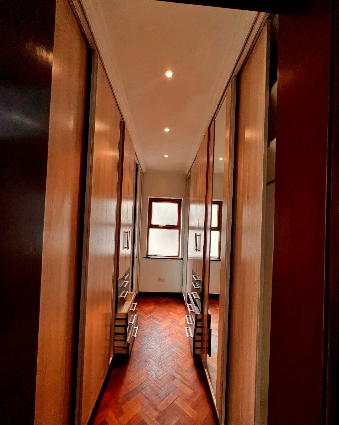 5-Ensuite Villa with DSQ & Solar Heating - Lavington