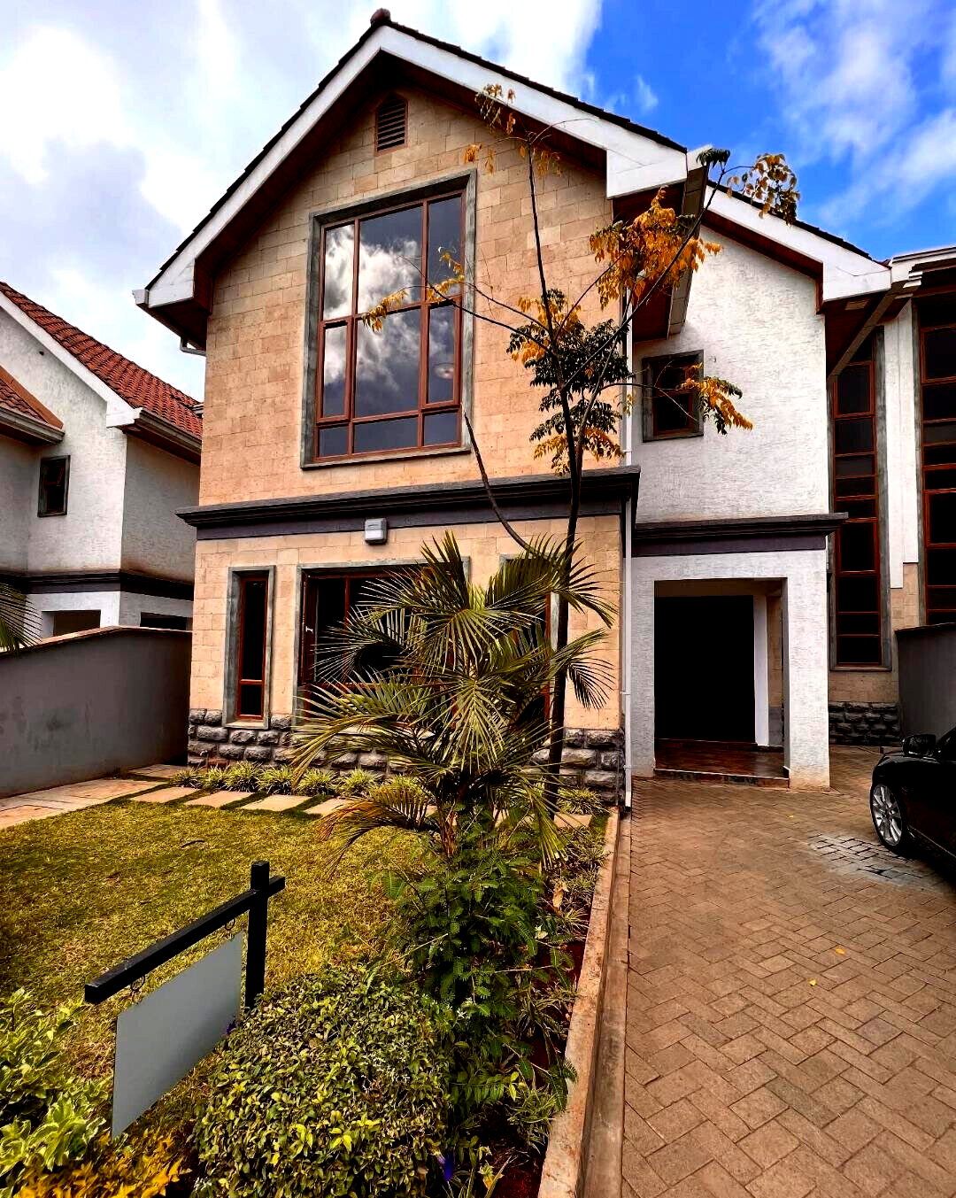 5-Ensuite Villa with DSQ & Solar Heating - Lavington