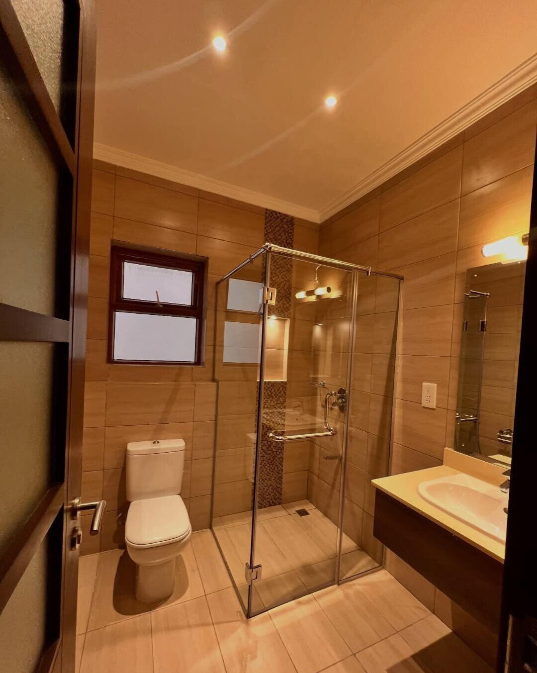5-Ensuite Villa with DSQ & Solar Heating - Lavington
