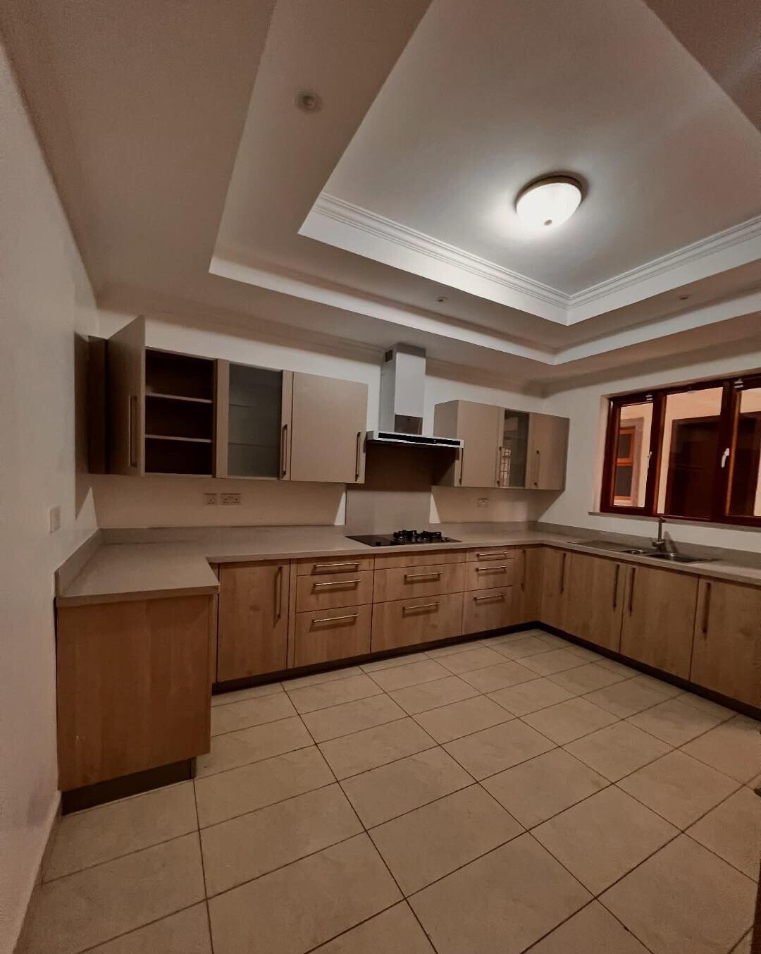 5-Ensuite Villa with DSQ & Solar Heating - Lavington