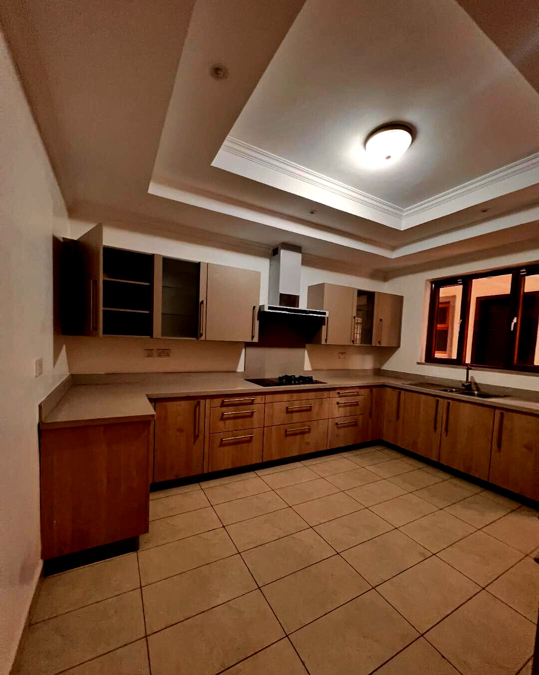 5-Ensuite Villa with DSQ & Solar Heating - Lavington