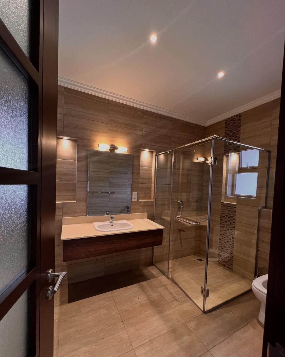 5-Ensuite Villa with DSQ & Solar Heating - Lavington