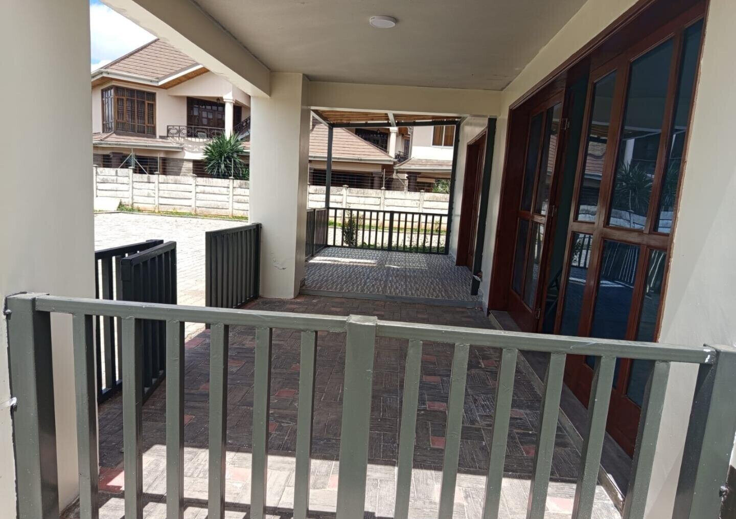 6-Bed Maisonette with Gym & Sauna on Half-Acre – Karen