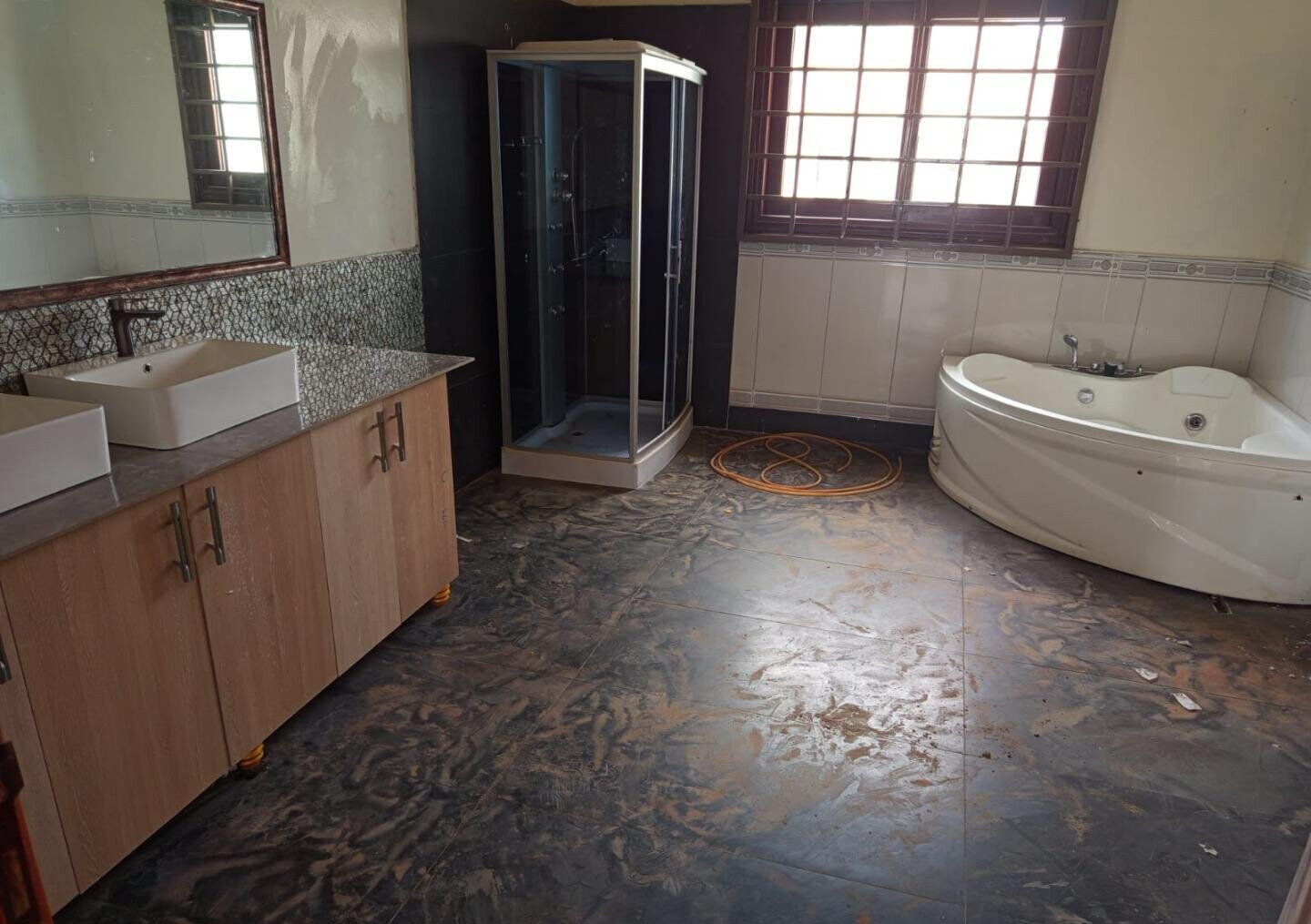 6-Bed Maisonette with Gym & Sauna on Half-Acre – Karen