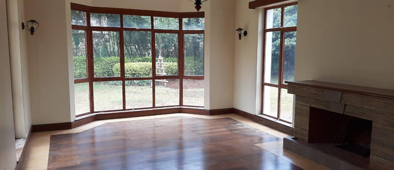 5BR All-Ensuite Townhouse with Fireplace & Clubhouse - Runda