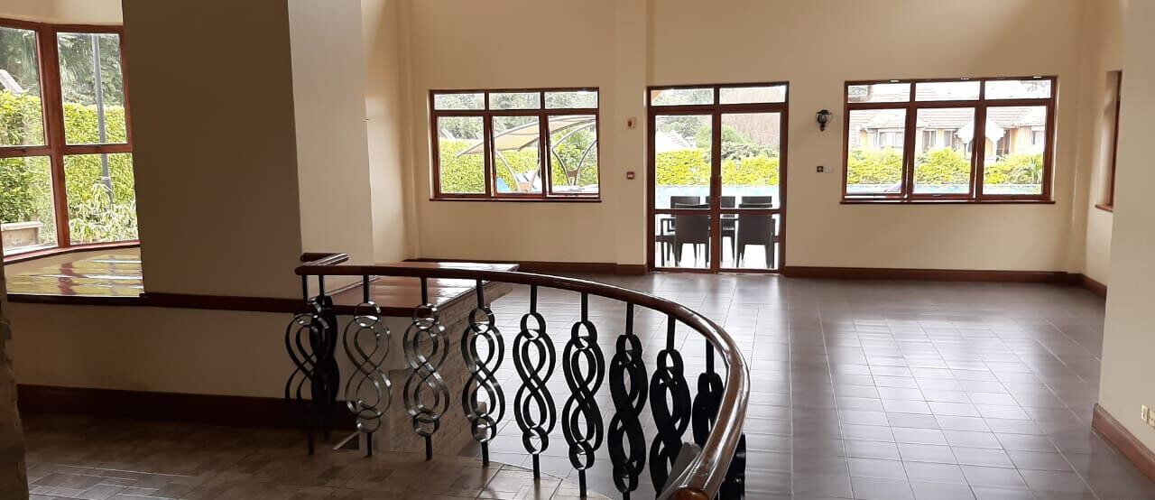 5BR All-Ensuite Townhouse with Fireplace & Clubhouse - Runda