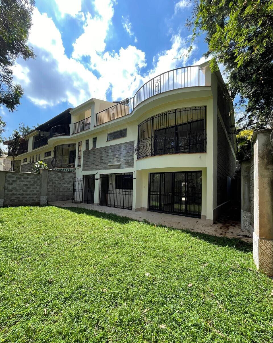 4-Ensuite Townhouse with Rooftop Terrace & Private Garden - Westlands