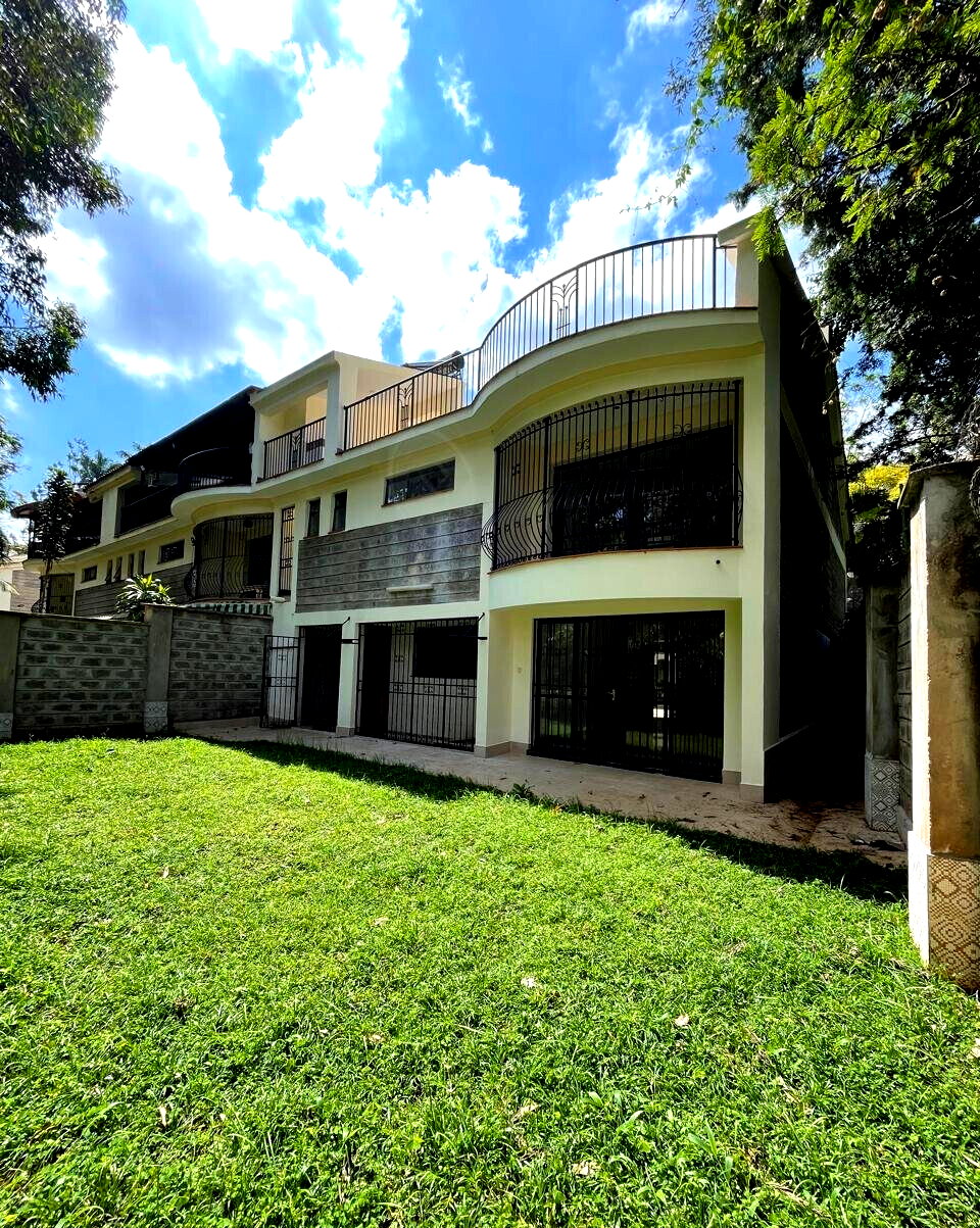 4-Ensuite Townhouse with Rooftop Terrace & Private Garden - Westlands
