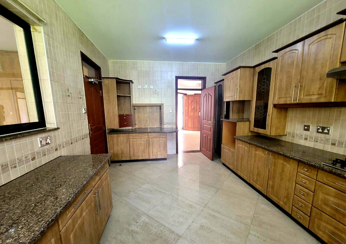 4-Ensuite Townhouse with Rooftop Terrace & Private Garden - Westlands