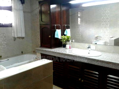 5bdrm House in Half Acre Old Nyali for sale - Image 11