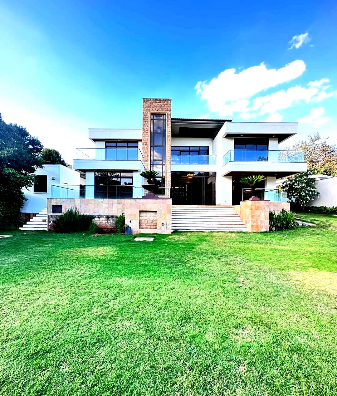 5-Ensuite Villa with DSQ on Half-Acre – Karen Near Galleria