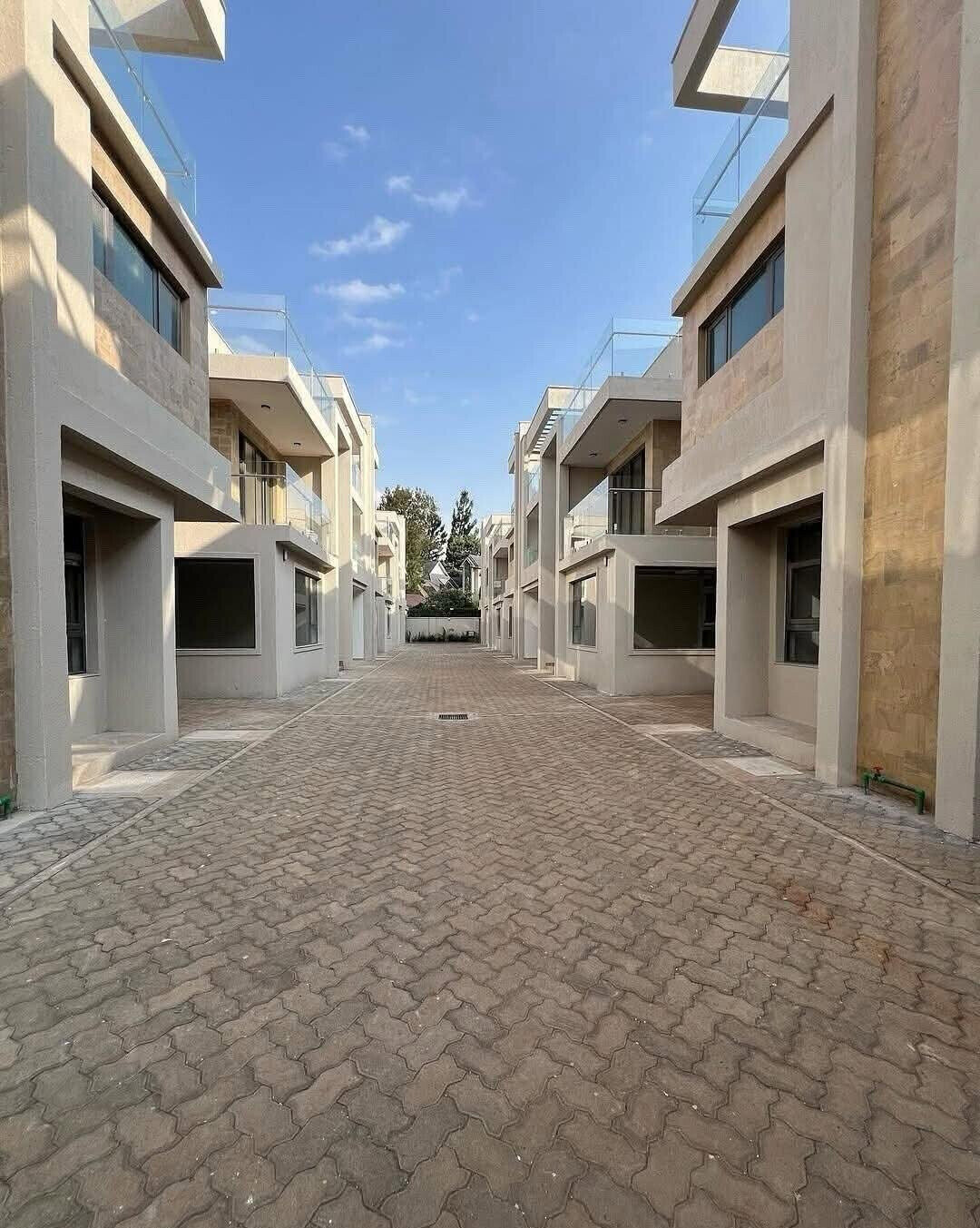 6-Bed Townhouse with Rooftop Terrace & Gym - Lavington