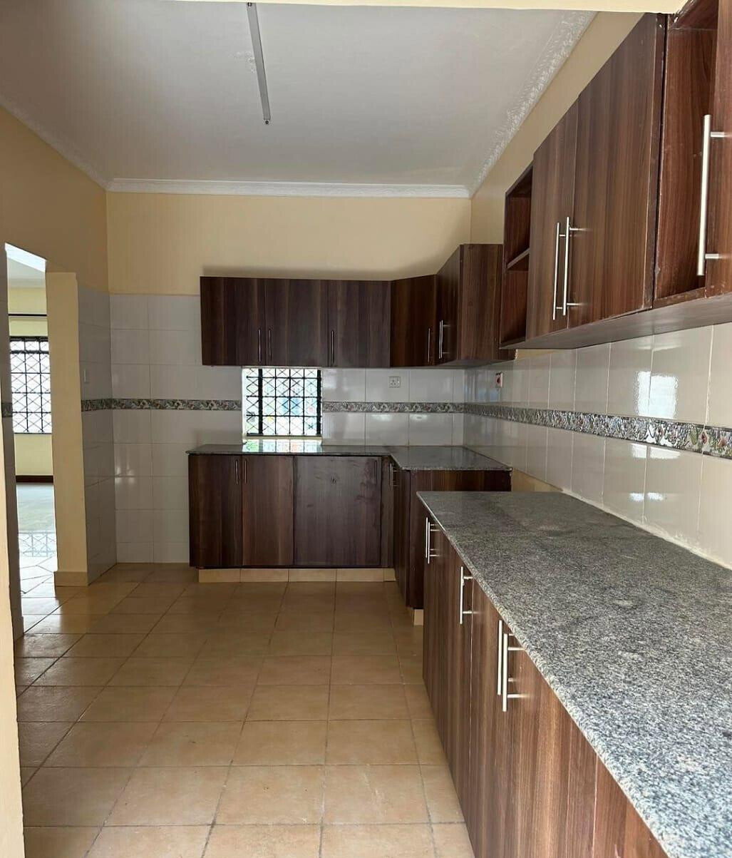 4BR Townhouse with DSQ & Solar Heating - Syokimau, Mombasa Rd