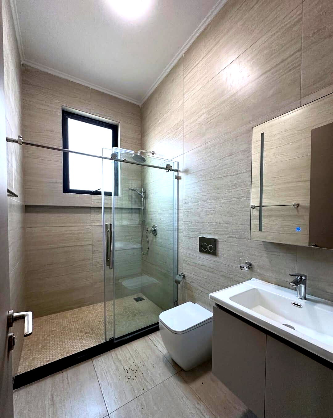 5-Ensuite Villa with Two Kitchens & Ksh 450K Yield - Lavington
