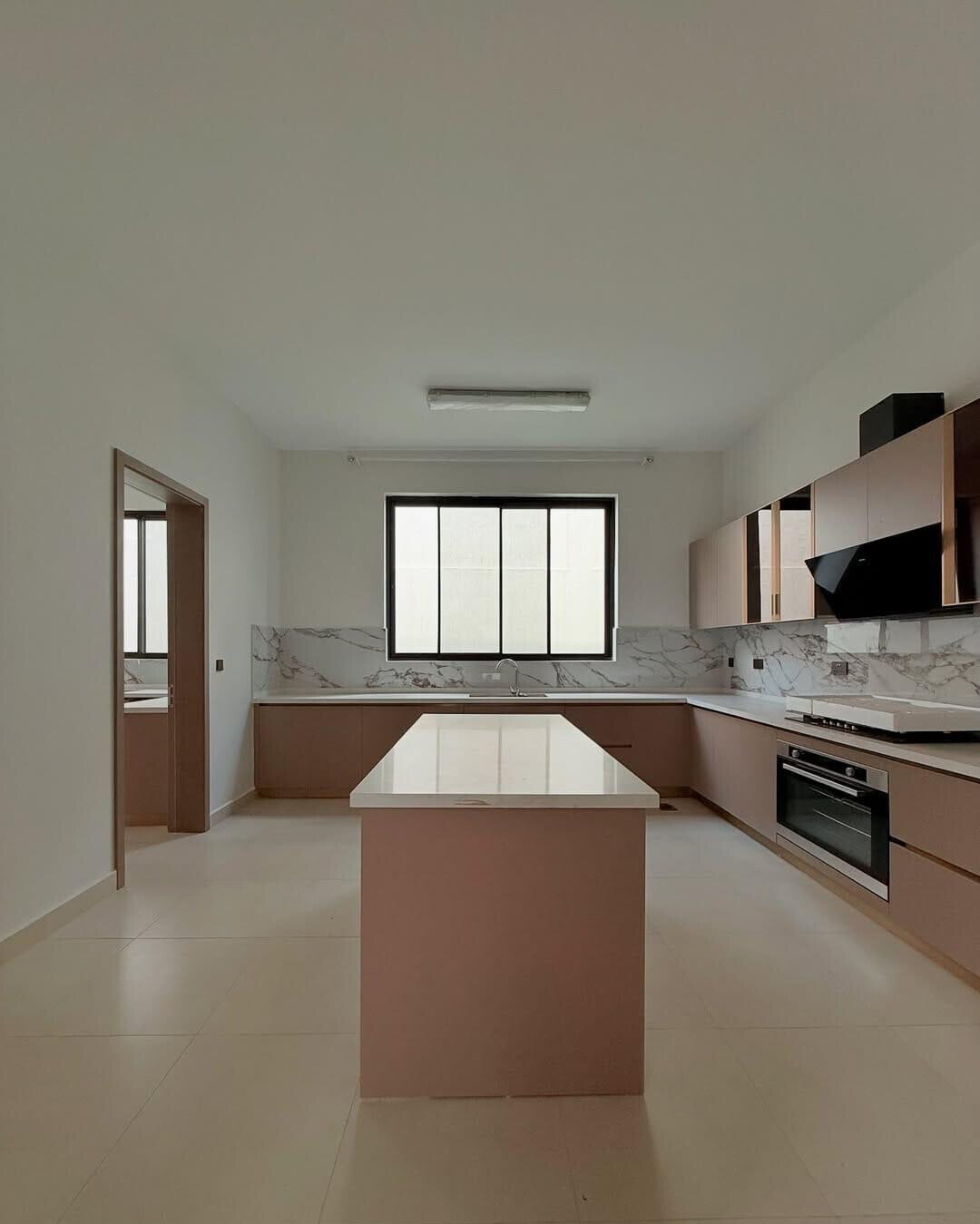 5-Ensuite Villa with Two Kitchens & Ksh 450K Yield - Lavington