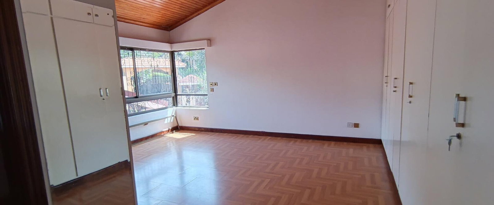 1-Acre 6BR Haven at KSh 750K
