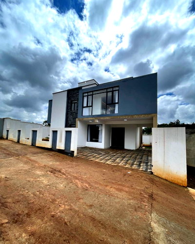 5BR Townhouse on 69.3 Acres