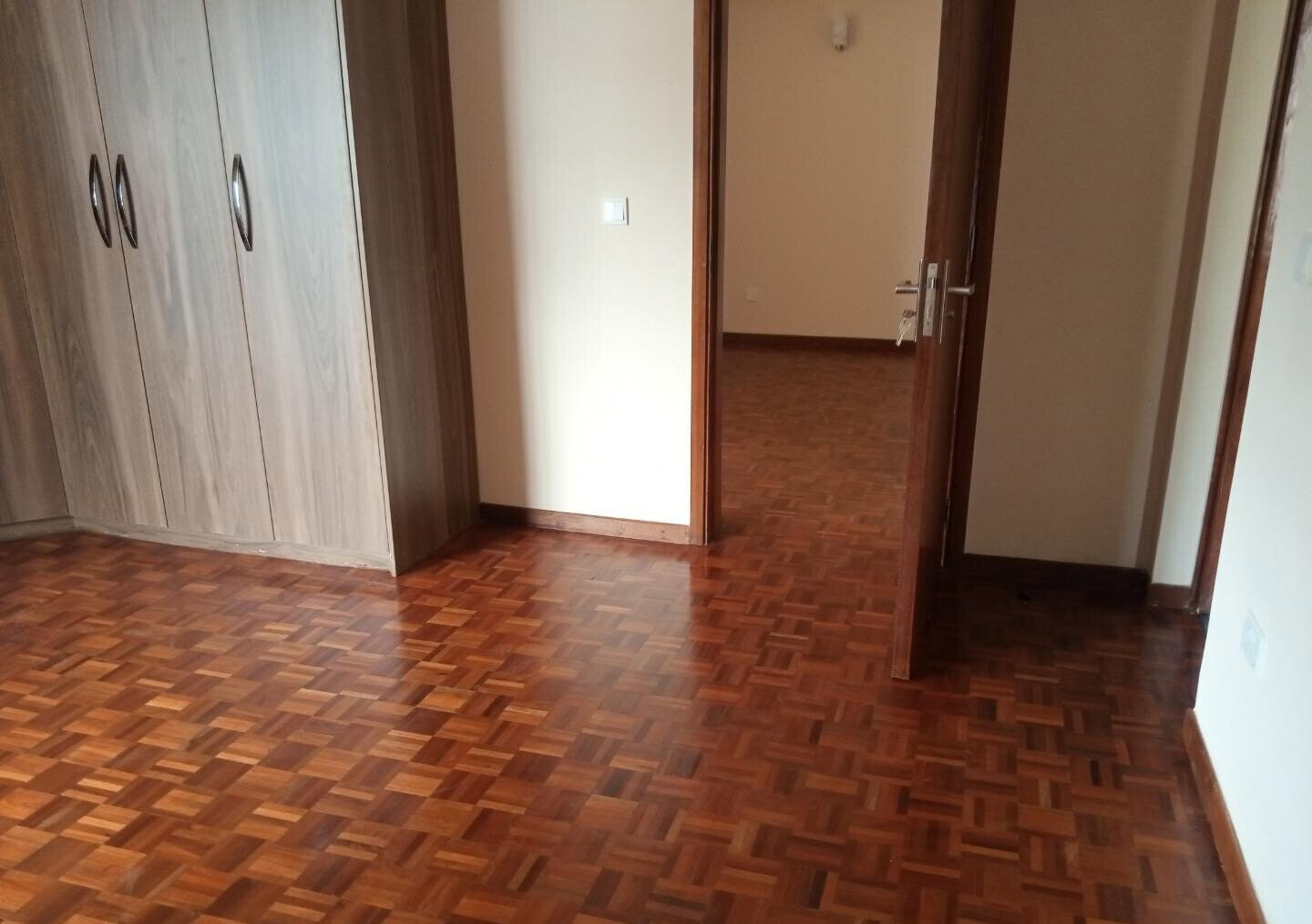 Brand New 4BR En-Suite Townhouse with Study & Fireplace - Kitisuru
