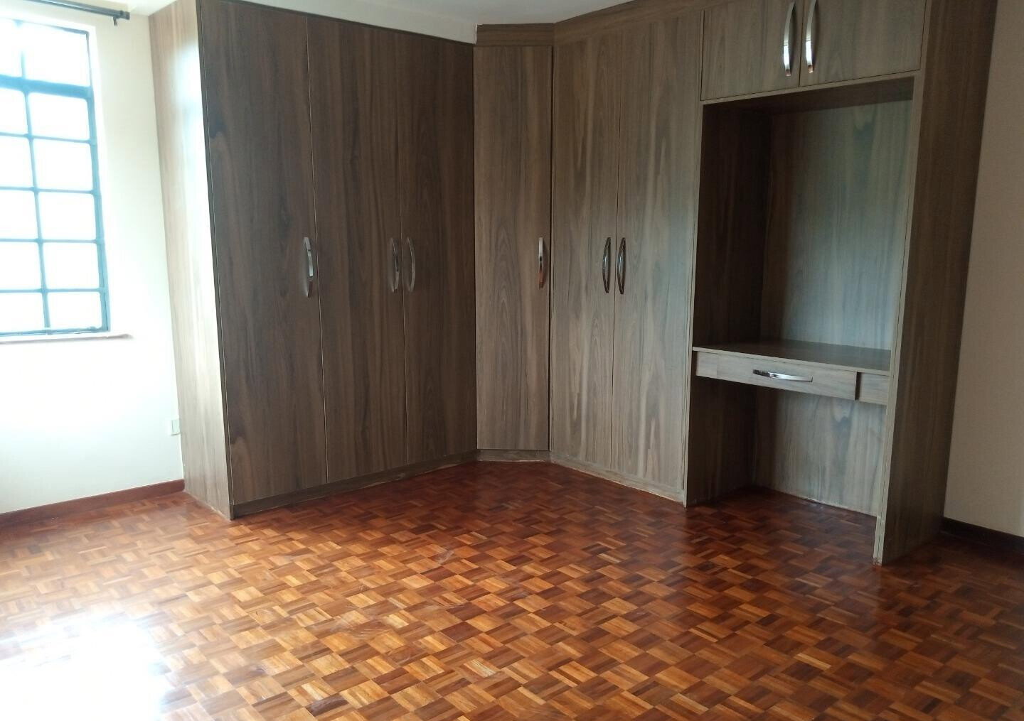 Brand New 4BR En-Suite Townhouse with Study & Fireplace - Kitisuru