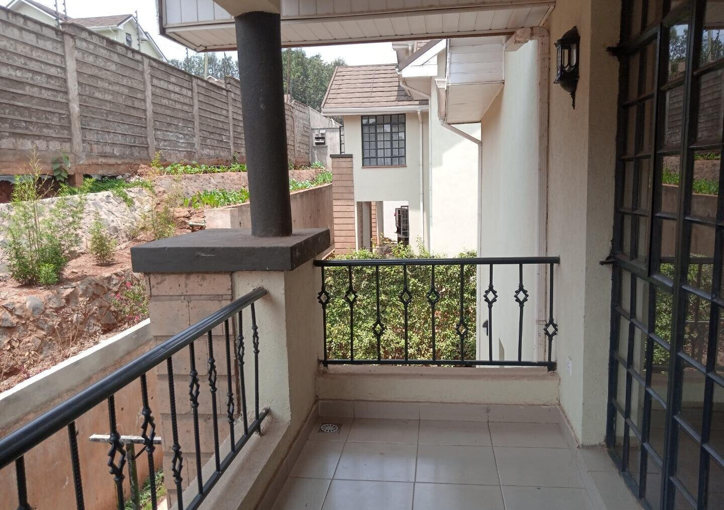 Brand New 4BR En-Suite Townhouse with Study & Fireplace - Kitisuru