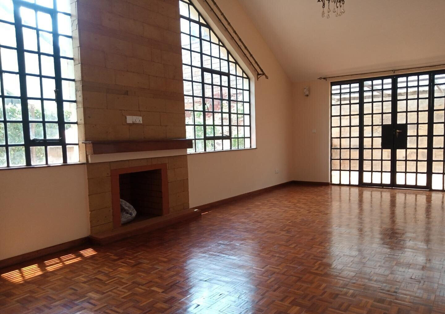 Brand New 4BR En-Suite Townhouse with Study & Fireplace - Kitisuru