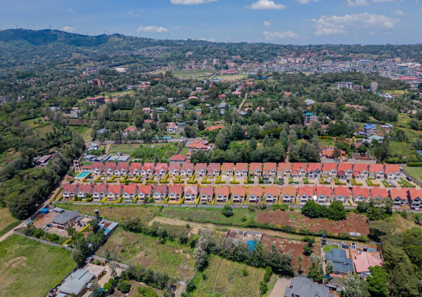3BR Townhouse in 45-Unit Gated Community with Pool - Ngong