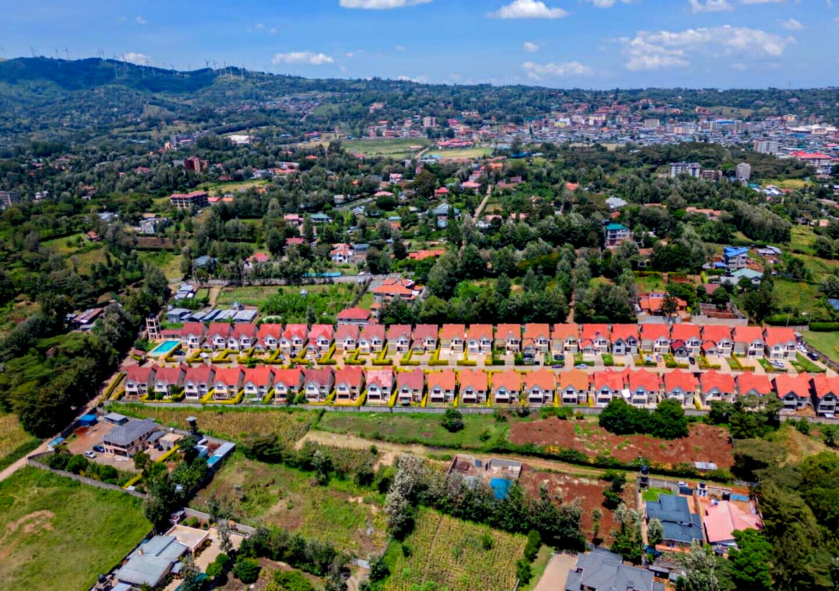 3BR Townhouse in 45-Unit Gated Community with Pool - Ngong