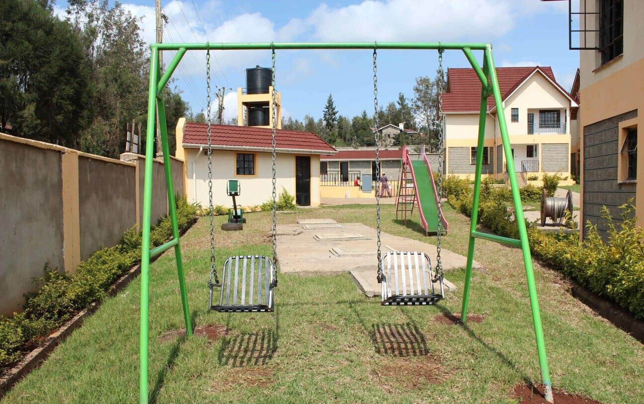 3BR Townhouse in 45-Unit Gated Community with Pool - Ngong
