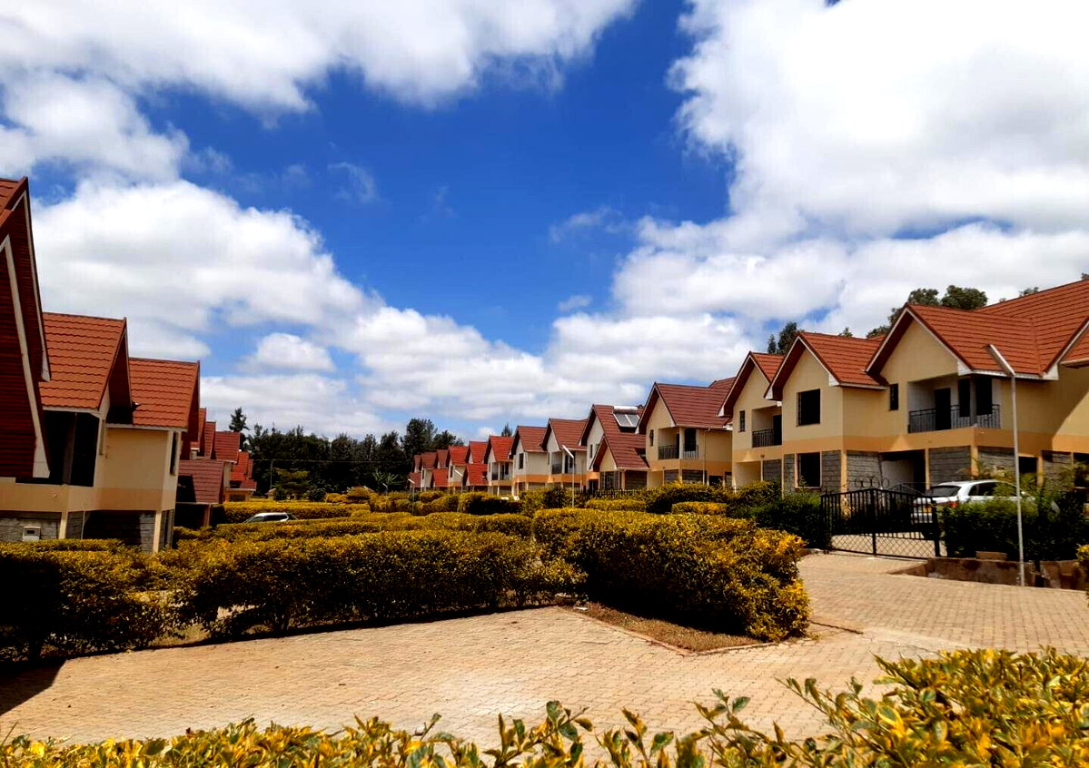 3BR Townhouse in 45-Unit Gated Community with Pool - Ngong