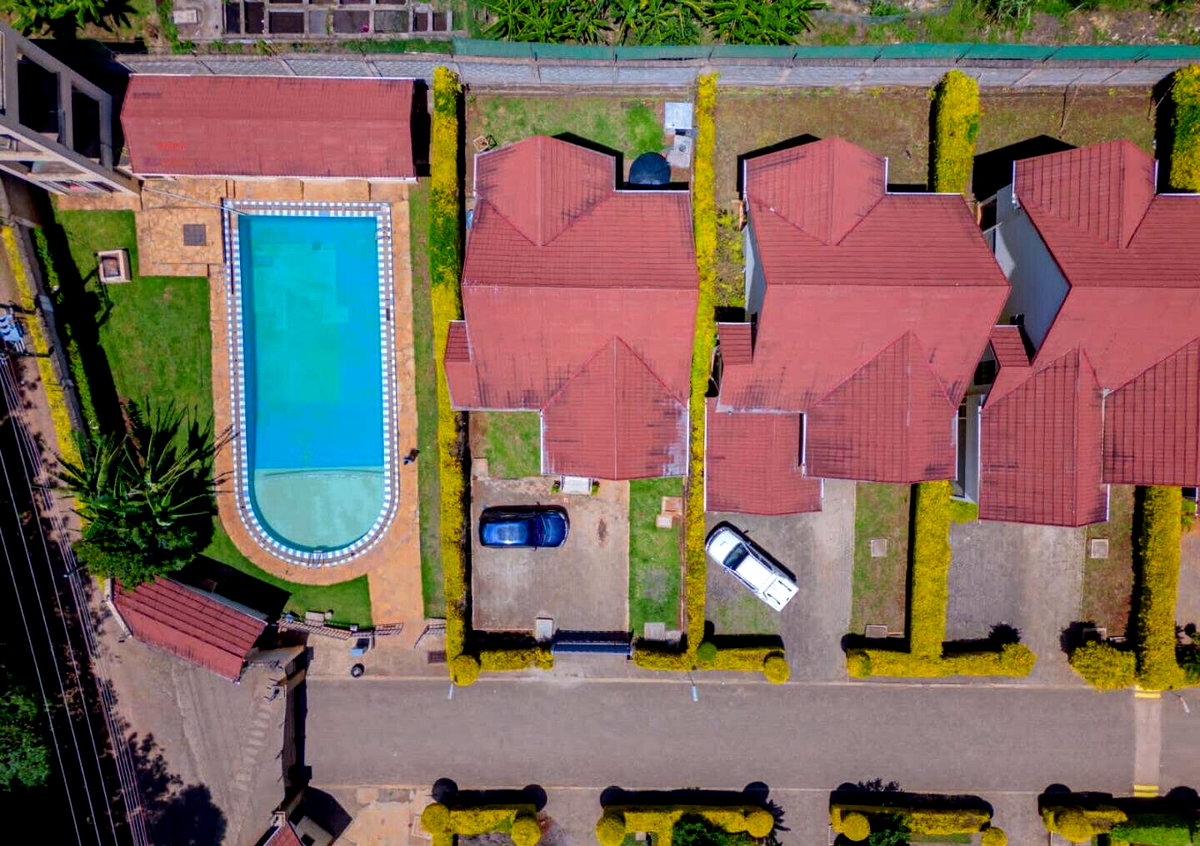3BR Townhouse in 45-Unit Gated Community with Pool - Ngong