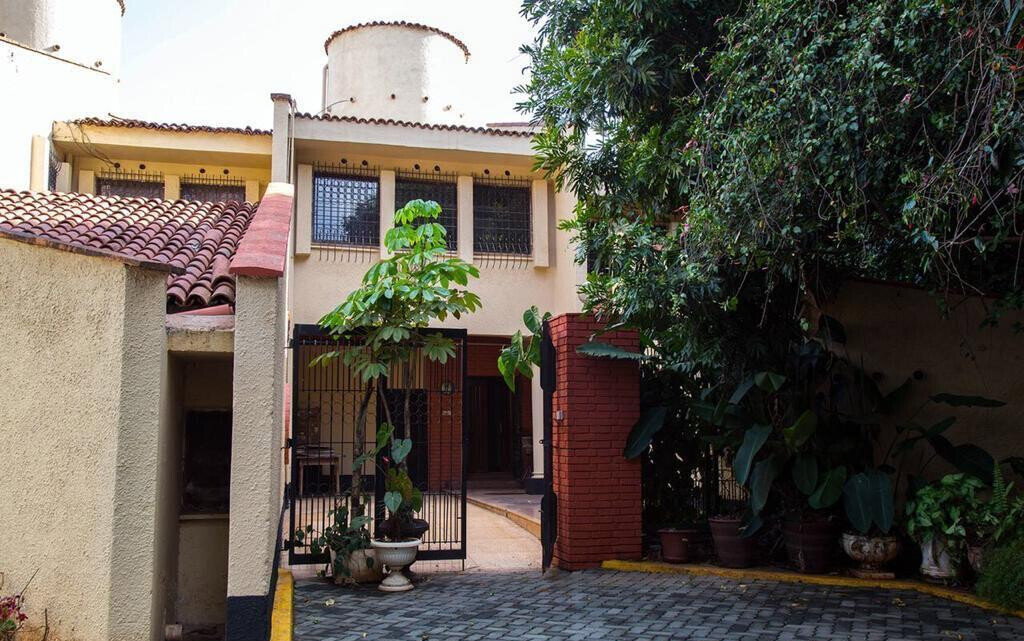 5-Bed Townhouse with DSQ in Private 11-Home Estate - Lavington