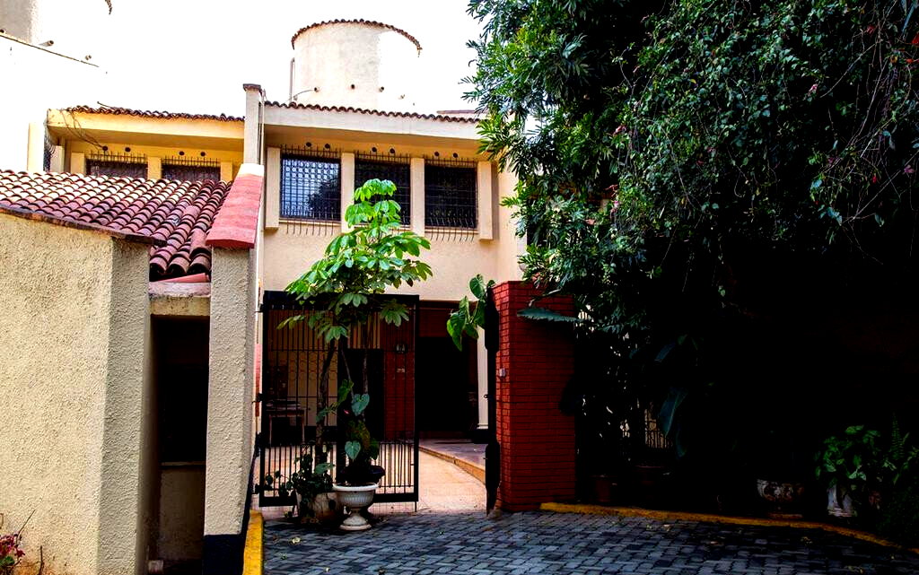 5-Bed Townhouse with DSQ in Private 11-Home Estate - Lavington